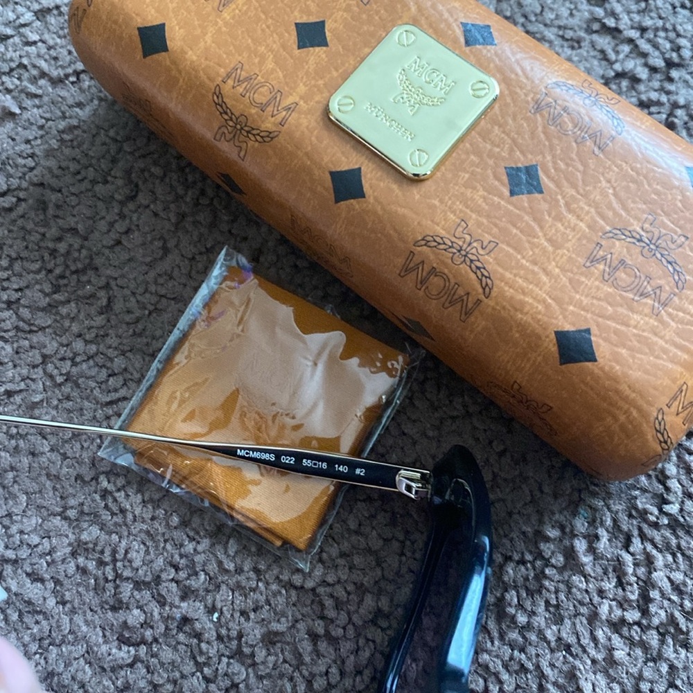 MCM- sunglasses - Picture 5 of 15